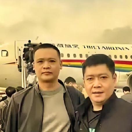 邱贻可带着满满一箱四川特产奔赴正定基地，终于和孙颖莎顺利会合。
 
时隔许久重回