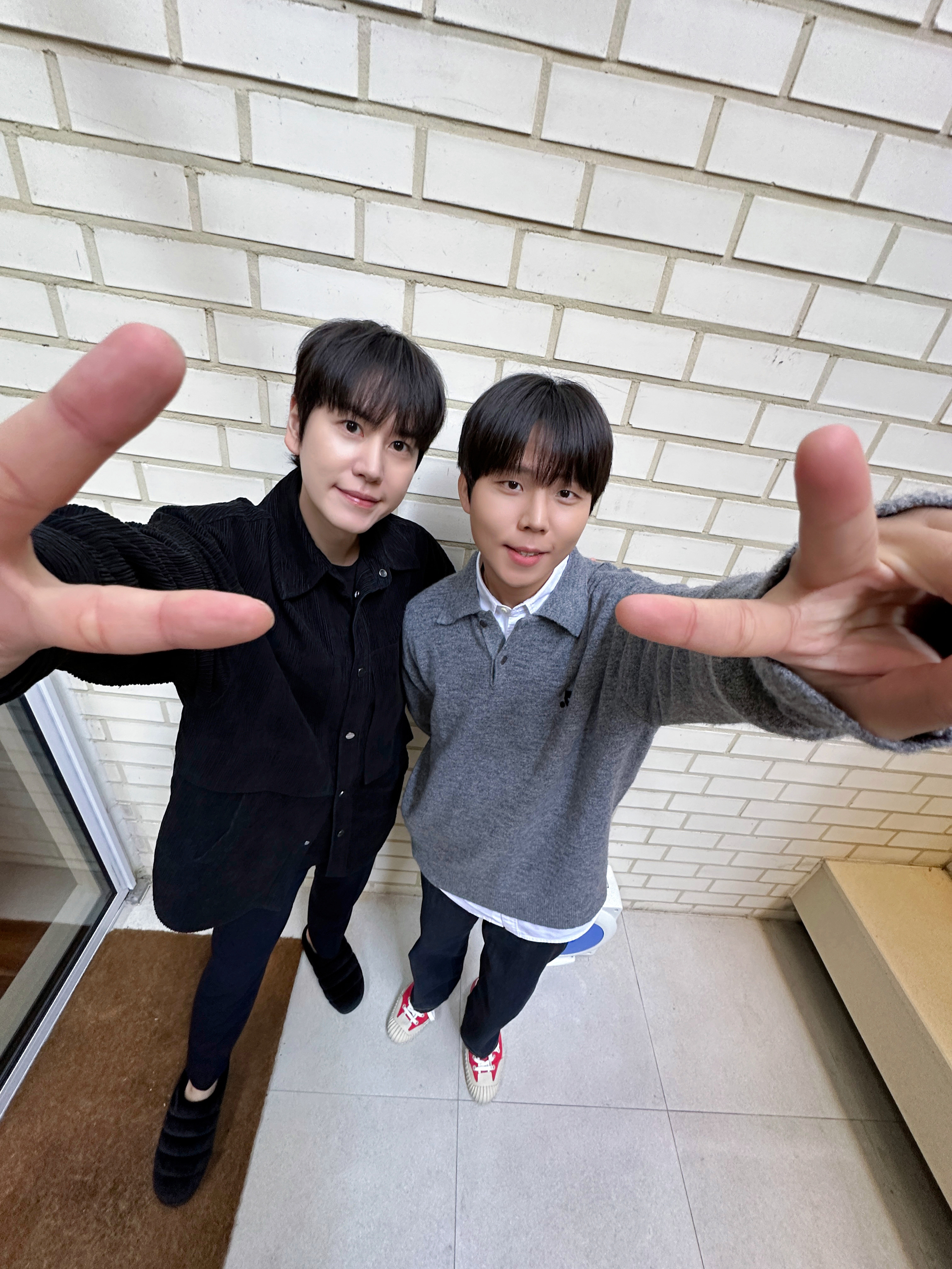 “CB百蓝_。251112 kyuhyun_official更新 相关：负责年末