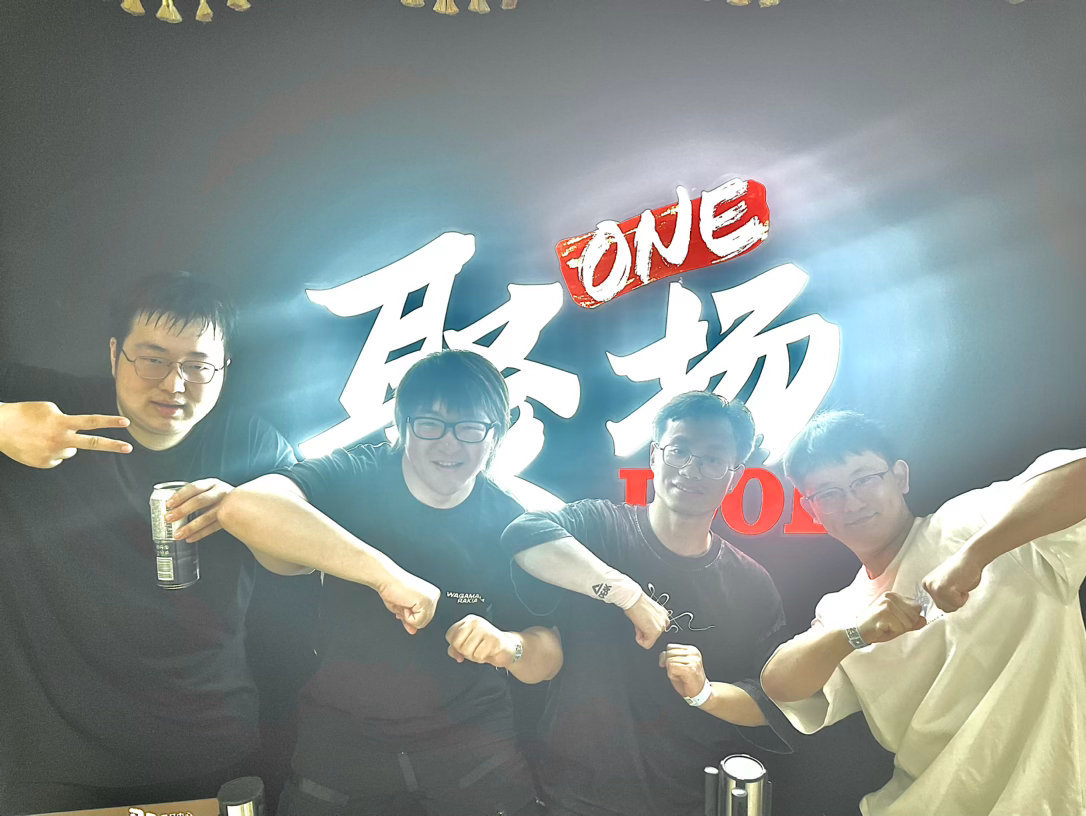 今天来又又中心就是为了给和看一下我的vvip絆T和这个一起从上海瓦肆普陀店转场到