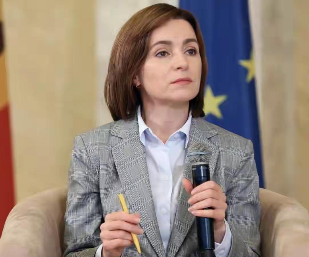 她是摩尔多瓦总统桑杜，希望跟罗马尼亚合并，原因是小国越来越难