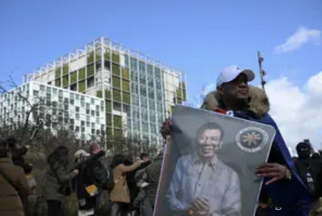 国际刑事法院已允许检察官审查从菲律宾前总统罗德里戈·罗亚·杜特尔特处扣押的部分材