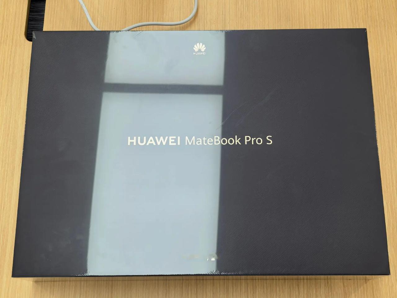华为MateBookProS使用点评。【点评】作为一个轻薄本整体来看很不错，质感