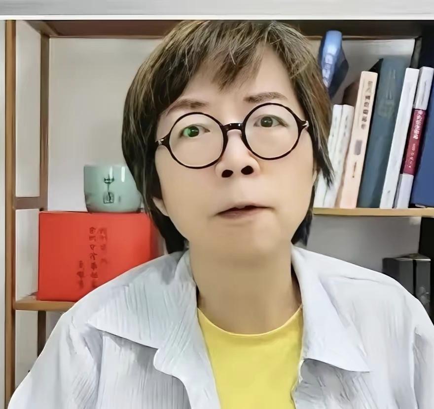 黄智贤怼郭正亮：你以前写“台湾前途决议文”，现在来批我哥？

黄智贤最近把炮口对
