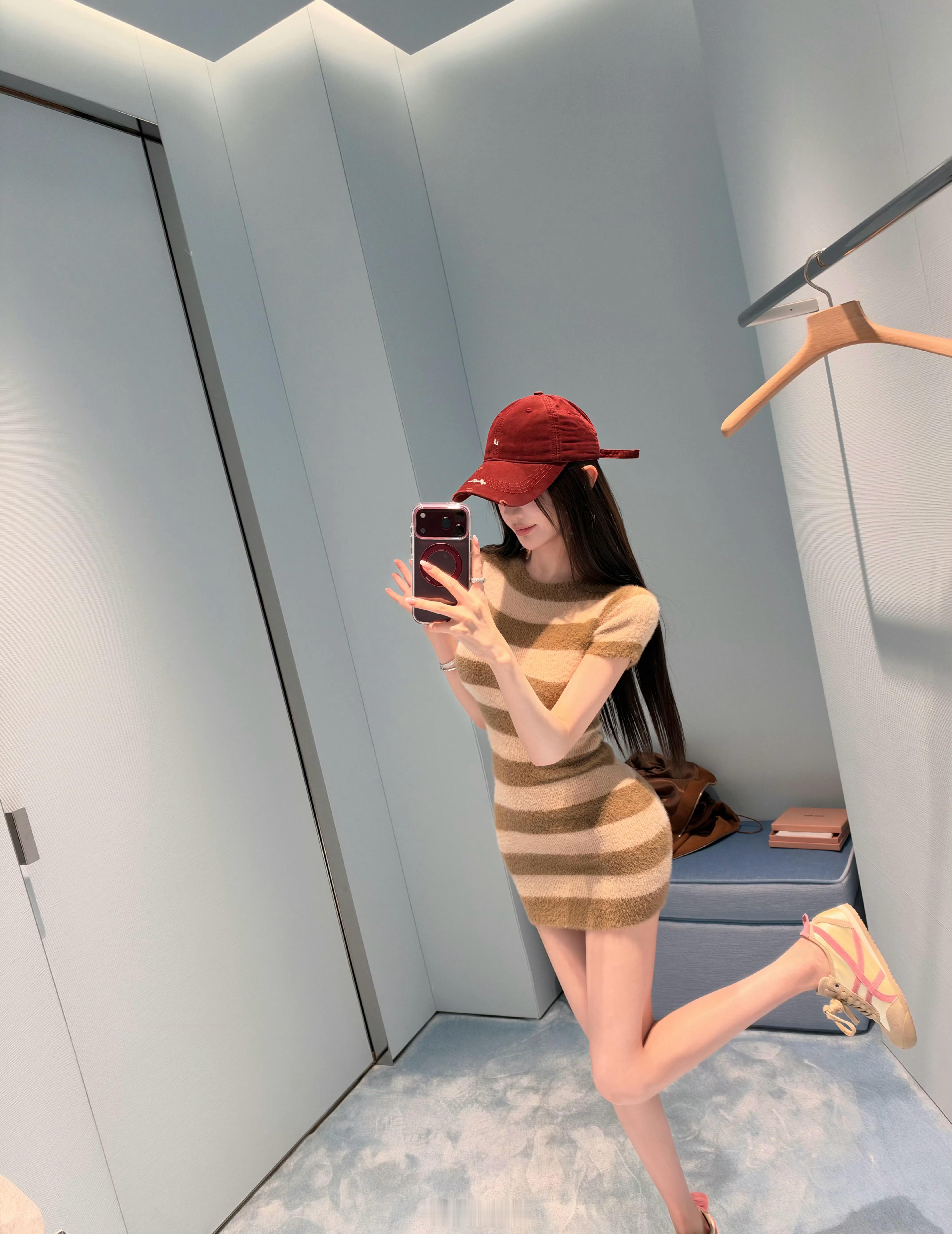 为什么越来越多好看的小姐姐选择iPhone？苹果削减iPhone18Pro订单 