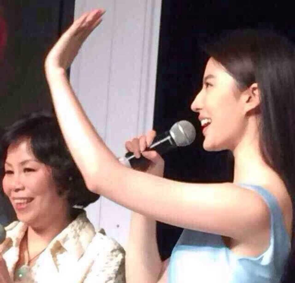 2014年10月8日世界彩虹·首届卓多姿时尚女装设计大赛总决赛
卓多姿2015年