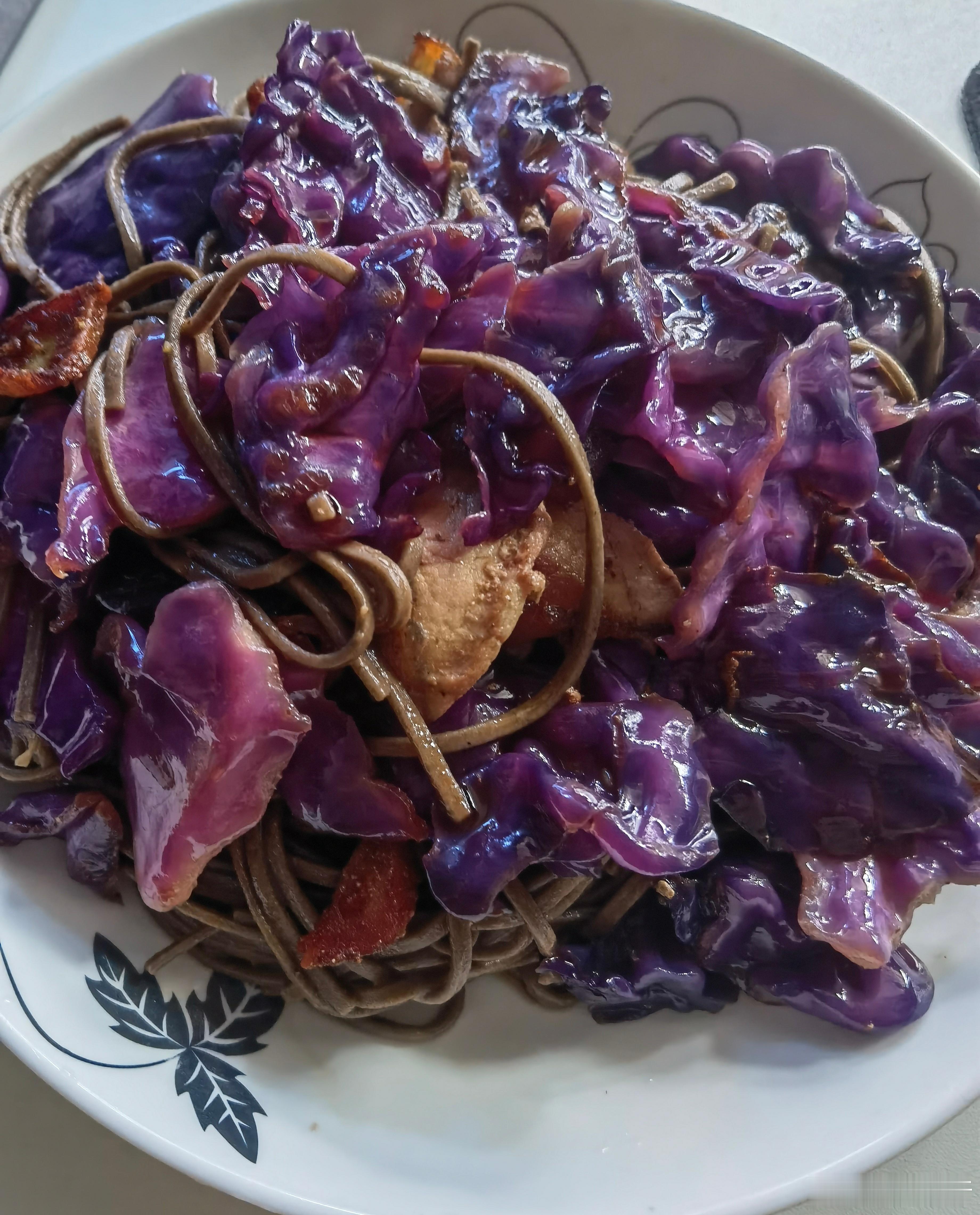 可口的饭菜往往需要简单的烹饪方法和朴素的食材！每一口都能吃出火候的功底和自然的味