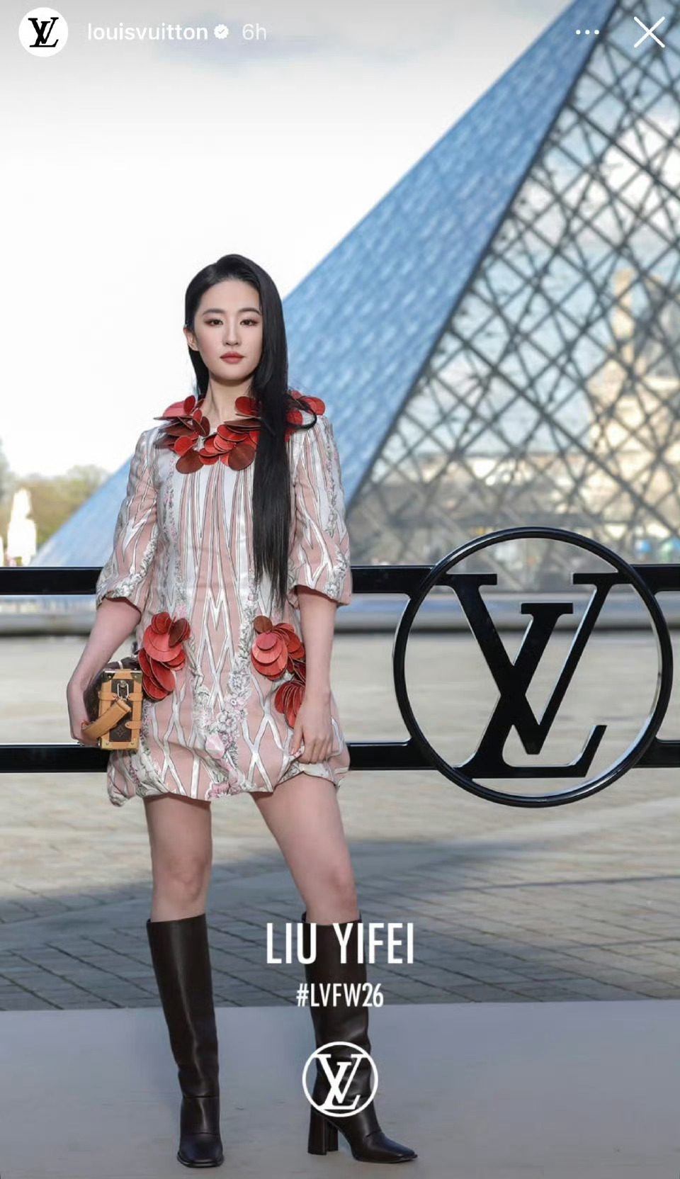 刘亦菲秀场公式照刘亦菲秀场公式照，气场全开太飒了！ 