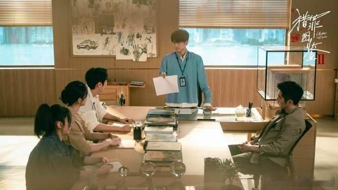 人民网评猎罪图鉴2升级猎心 沈翊不只是在抓罪犯，还在用心温暖大家。这剧真是升级到