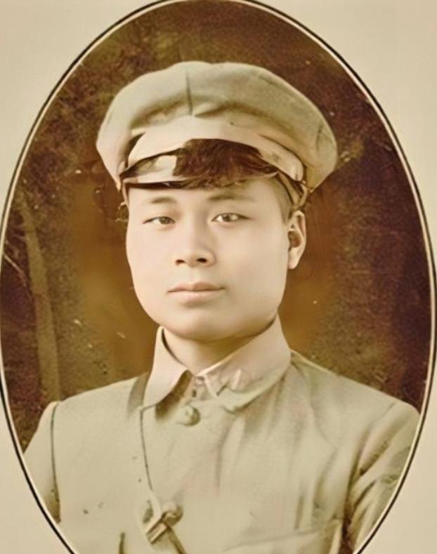 1980年，邱行湘去台湾探亲，回国前，蒋纬国给了他一大笔钱，邱行湘却说：“我这次
