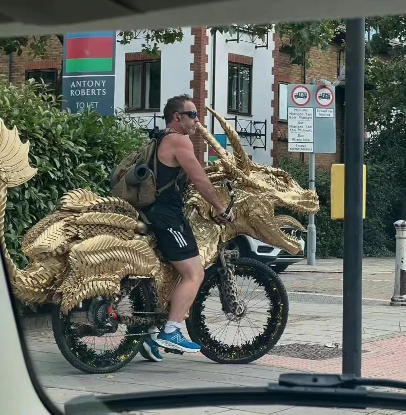 龙骑士再现街头！
