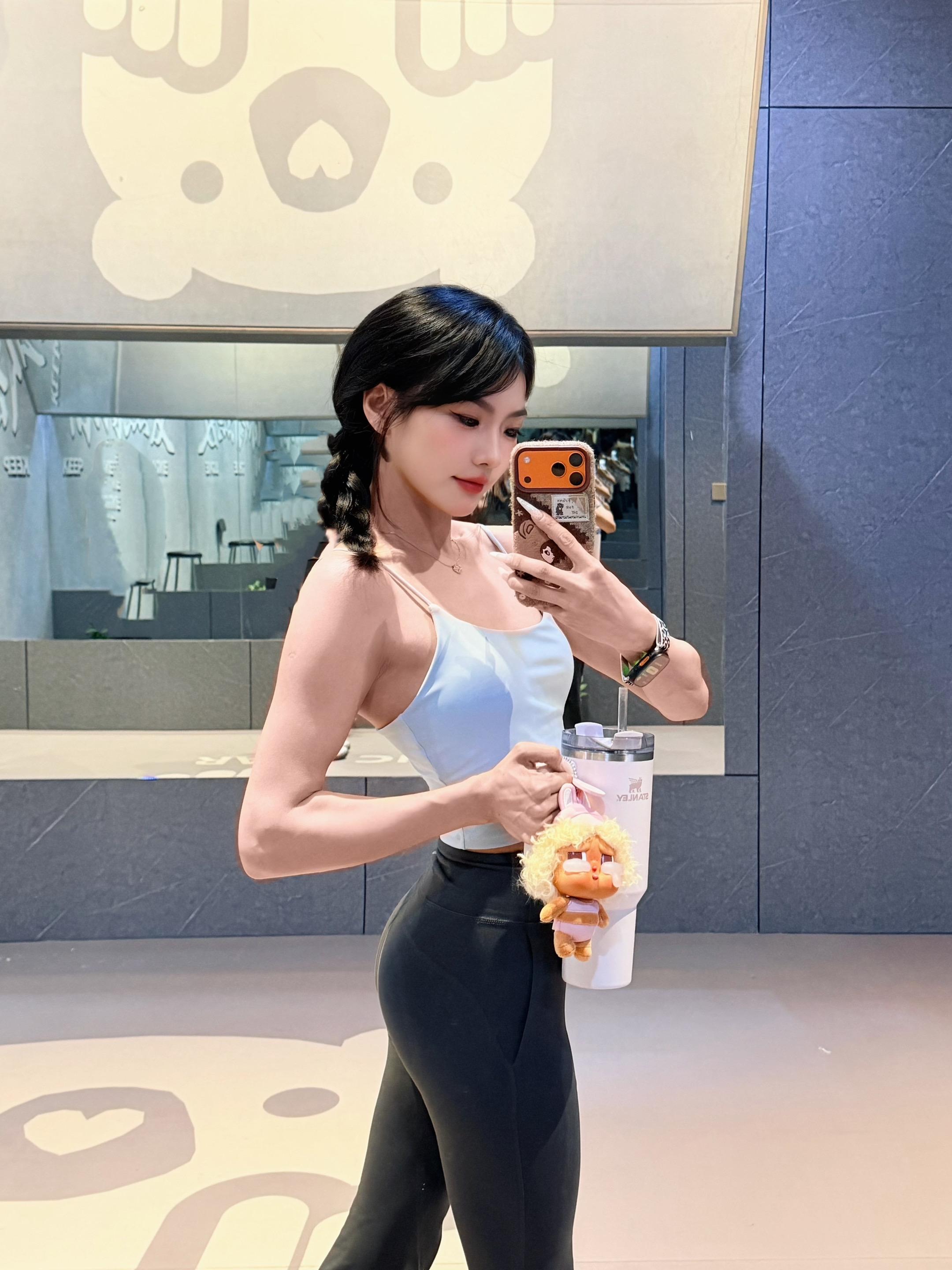 看看你们手机里最新一张健身照片。