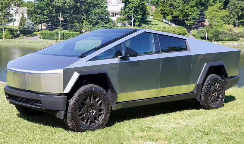 马斯克形容 Cybertruck 是“外星科技”，大得像象、跑得像豹，你们觉得这