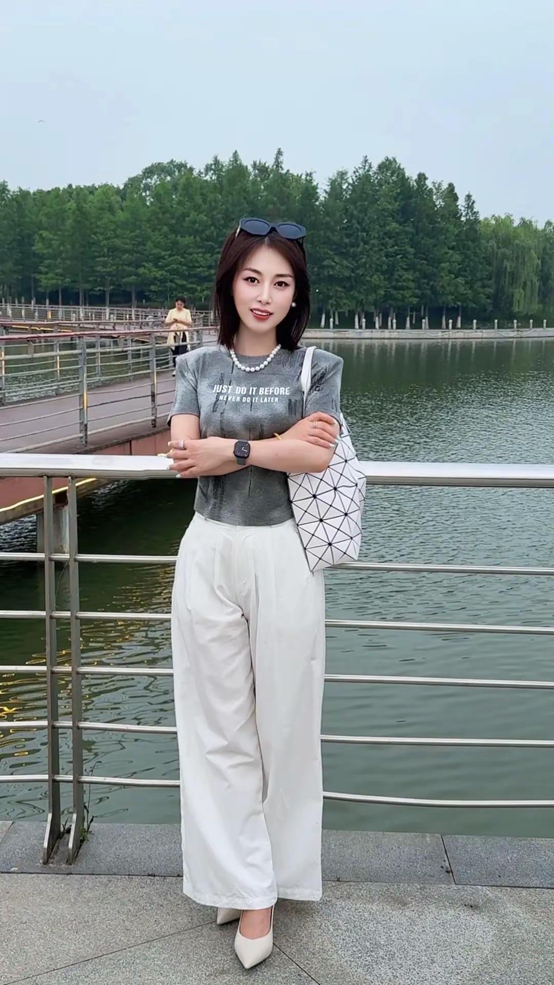 灵魂契合加上生理性喜欢 是上天在漫长的人生中仅有一次的馈赠灵魂契合 双向心动 难