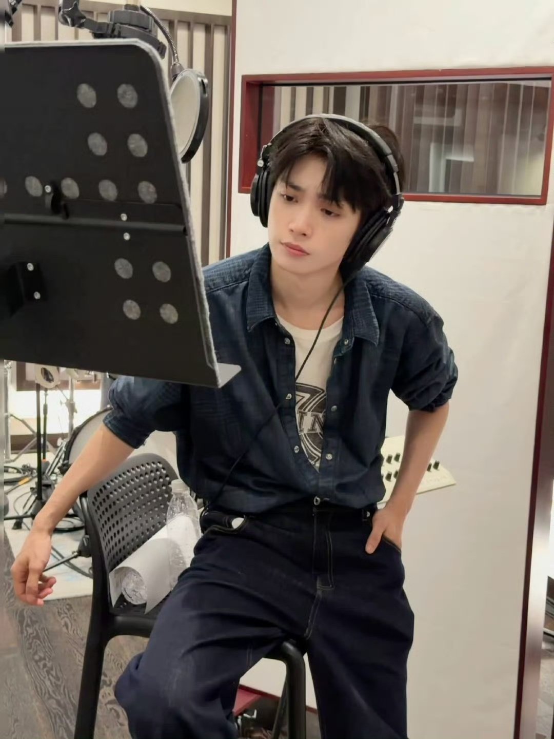 梓渝课间抽空营业梓渝问你们吃了吗 梓渝课间抽空营业，还暖心问粉丝吃了吗！！他好宠