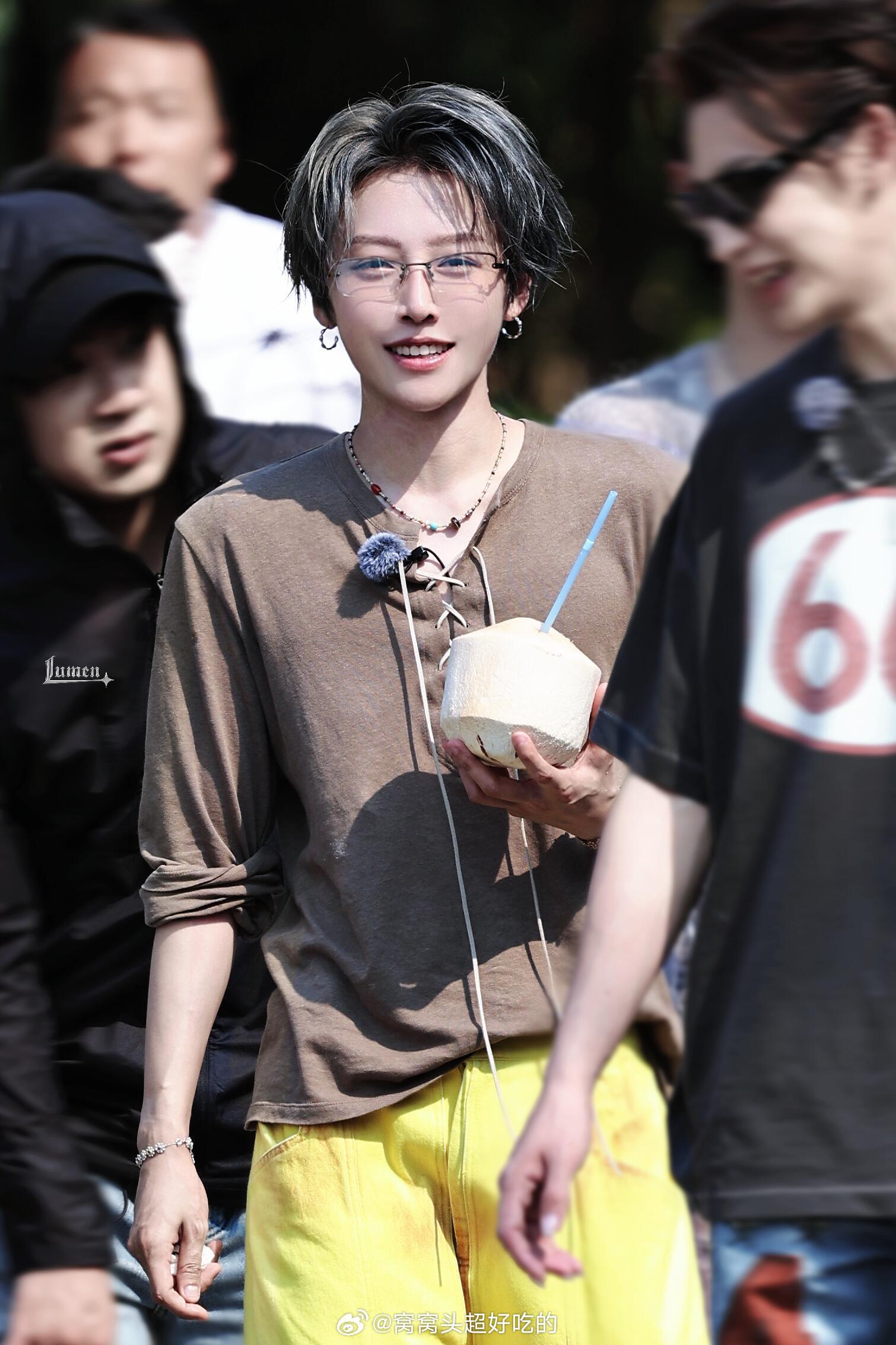 刘雨昕 最新音综路透！完美印证时尚的完成度靠脸，好漂亮。 