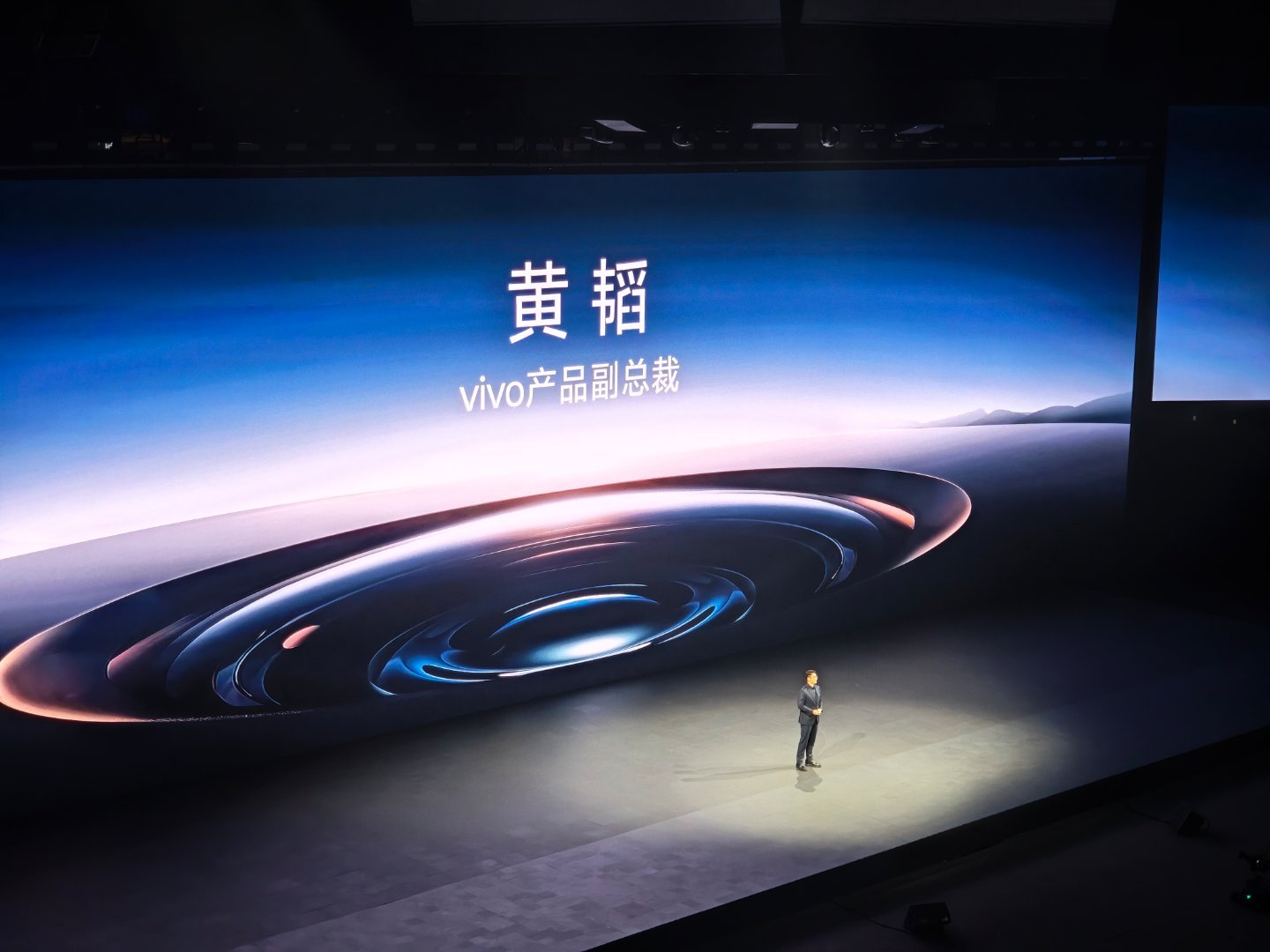 全球首发的天玑9500 vivo X300系列如此强悍的硬件与软件！6到飞起～ 