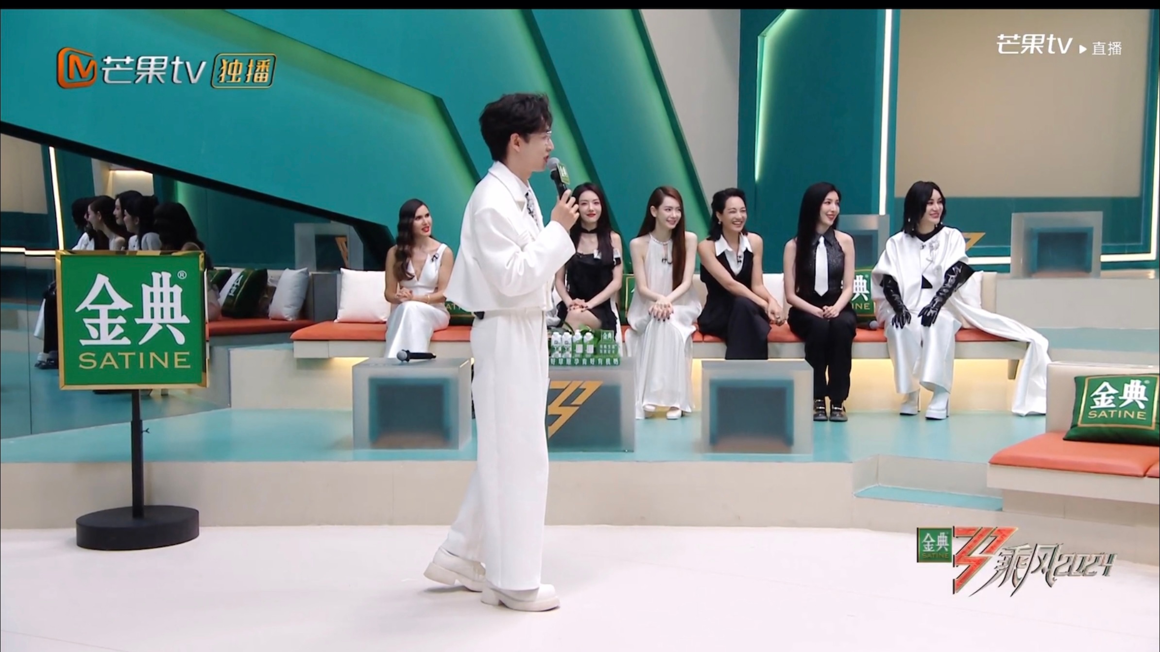 #戚薇长发沐之晴造型##沐之晴回来了#戚薇在浪姐里的长发造型真的好美啊，仿佛看到