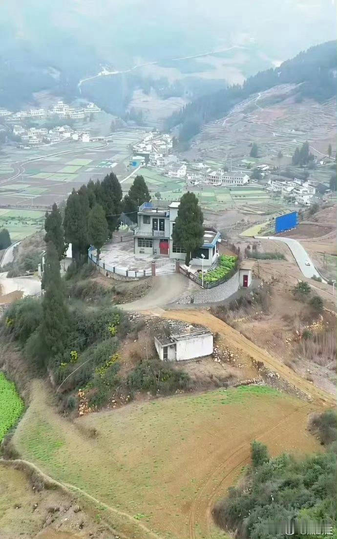 这样的环境给一千万都不搬啊 ​​​