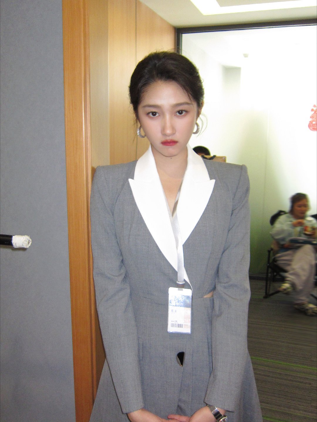 关晓彤演出一个女孩真实的心跳关晓彤真的把晴也这个角色演饰很好，完全代入了晴也，傲