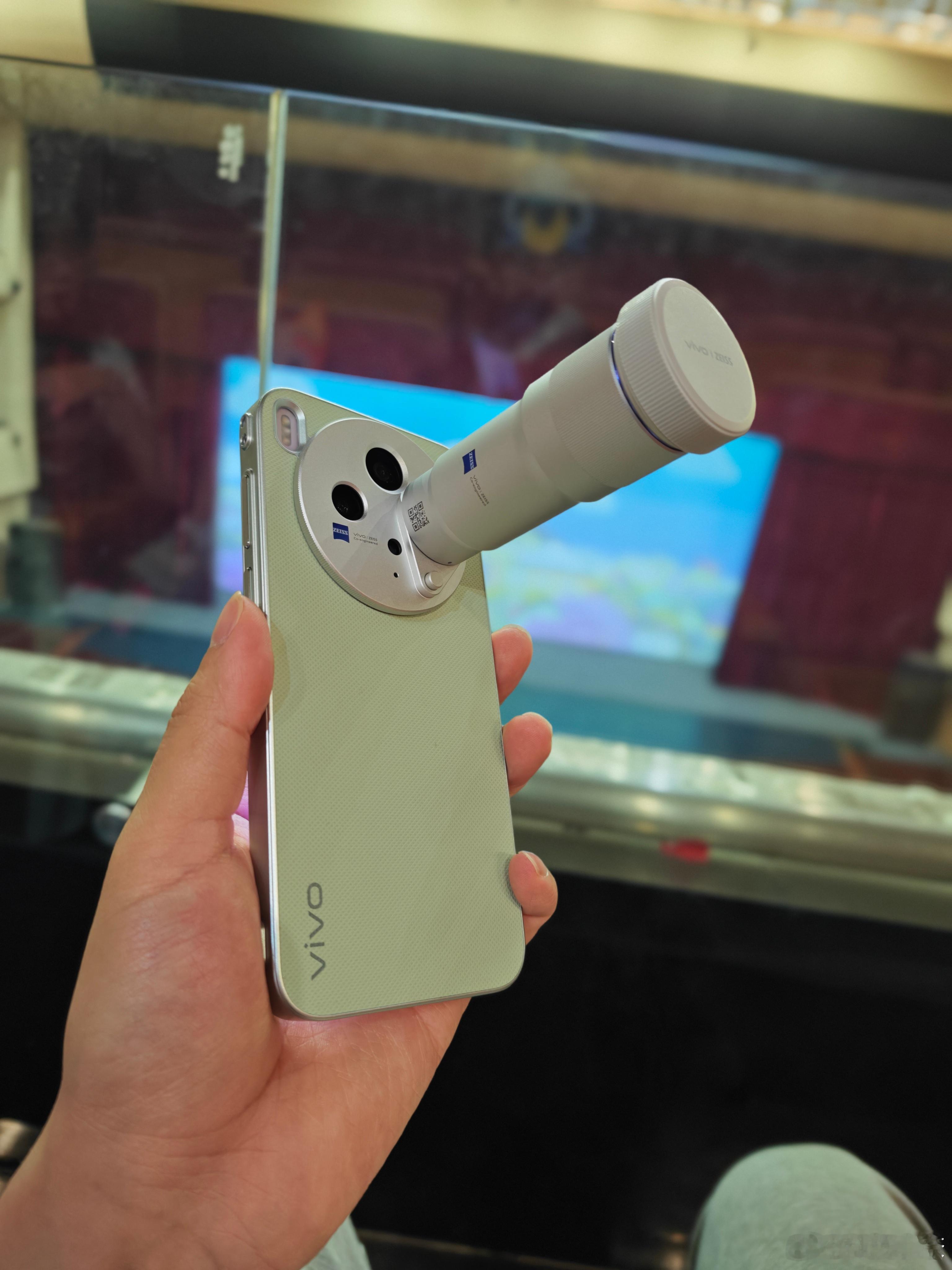 带柚姐来看布鲁伊，嘿嘿！小奈奶爸日常 顺便把vivo X300s拿着，看看怎么个