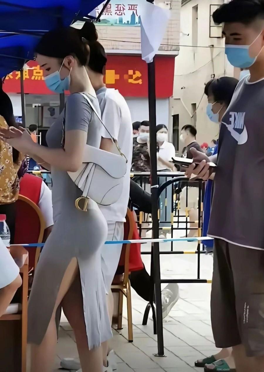 哥们，瞅啥呢？