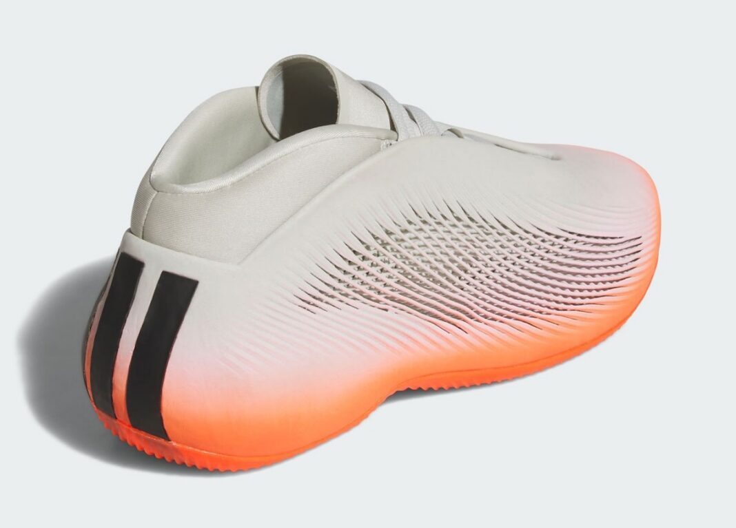 Adidas BB.01 官图放出，预计本月中旬发售，最大的噱头就是从中底到鞋身