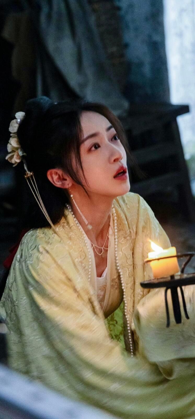 吴谨言古偶怼脸的神吴谨言怼脸镜头不吃压力之人 从薛芳菲到孟廷辉，吴谨言一直在给观