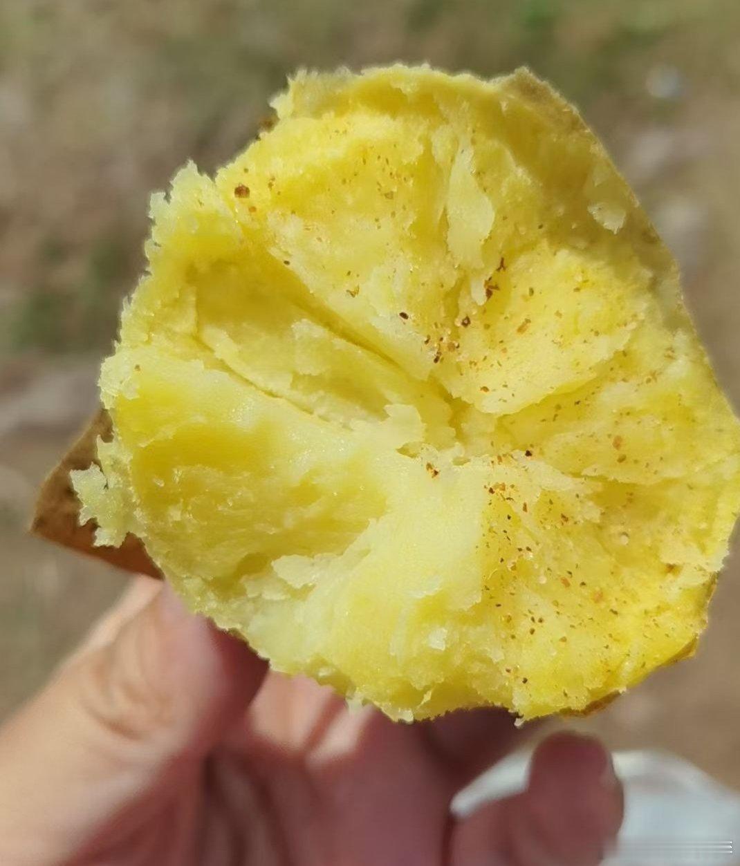 这土豆烤的相当不错，小时候的回忆。 