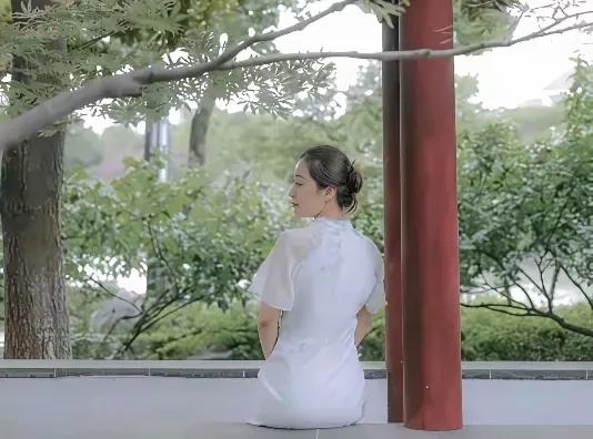 这个妈妈的心态确实挺豁达，但要说完全同意，我觉得还是差点意思。
 
我认识个妈妈