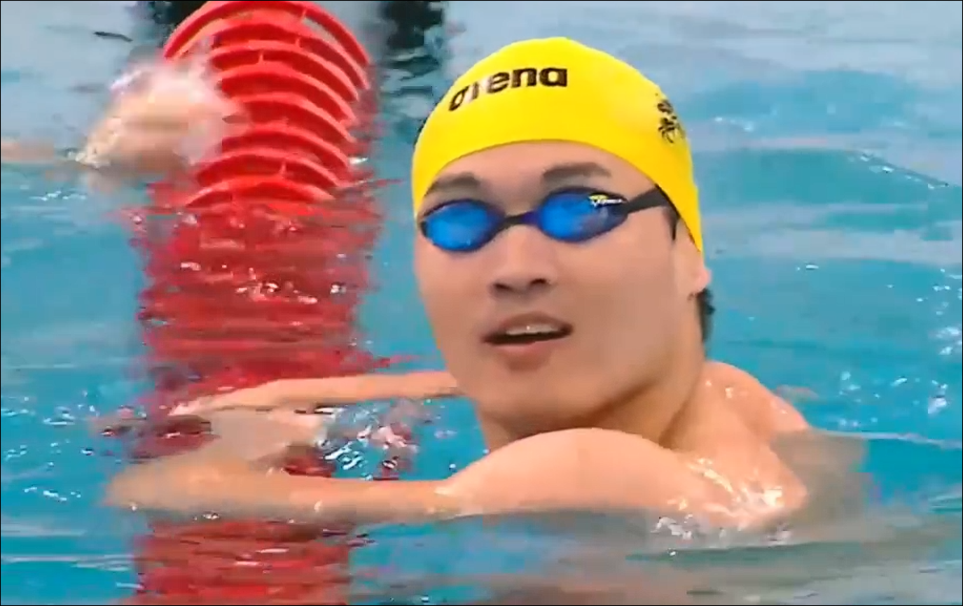 全国游泳锦标赛徐嘉余刷新亚洲纪录