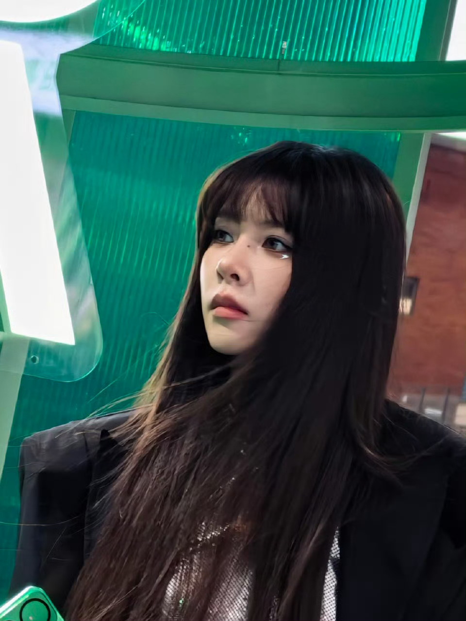 宋妍霏Y3K造型杀疯了宋妍霏又换新风格了 宋妍霏人生造型上新‼️一身超酷Y3K造