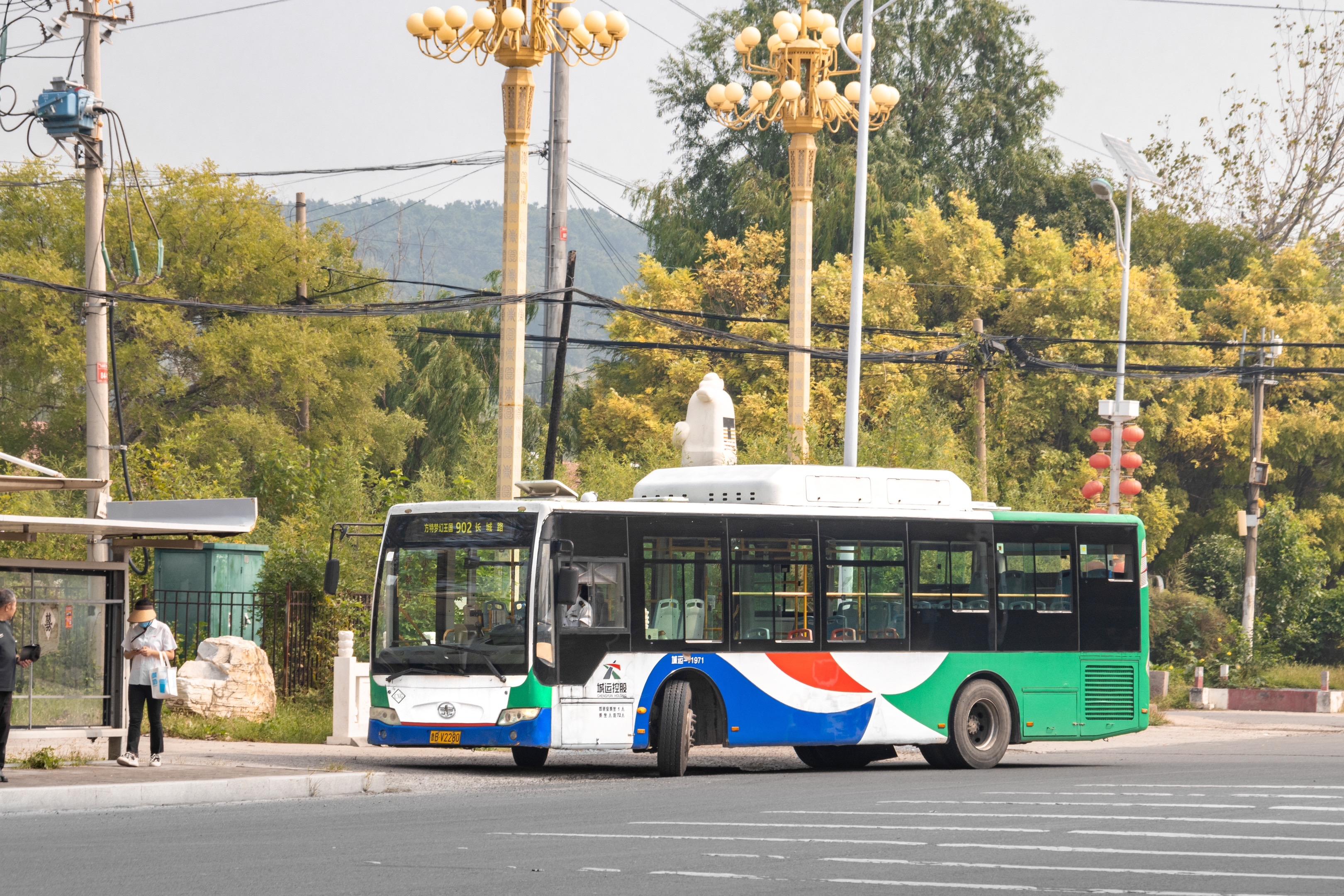 902路于近期调入七台原908路配车 一汽CA6100URN81型燃气...