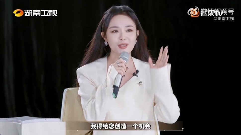李莎旻子救场   舞台突发状况最见主持功力！李莎旻子一番操作滴水不漏，既护住了选