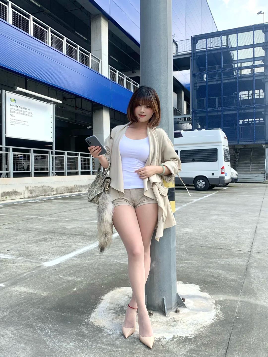 秋天对微胖的人真的太友好了

不得不说，上宽下窄的搭配方式真的很显身材

卡其色