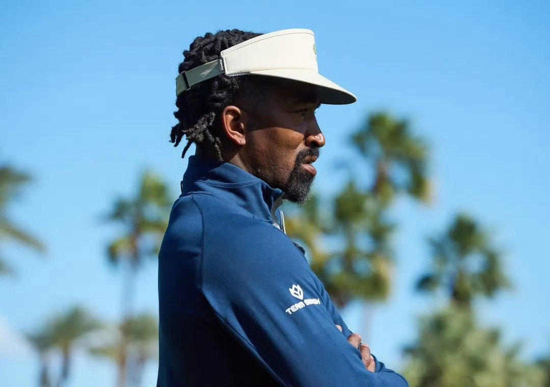 JR-史密斯：16年骑士强于20年湖人，没人能防欧文JR-史密斯直言：“这两支球