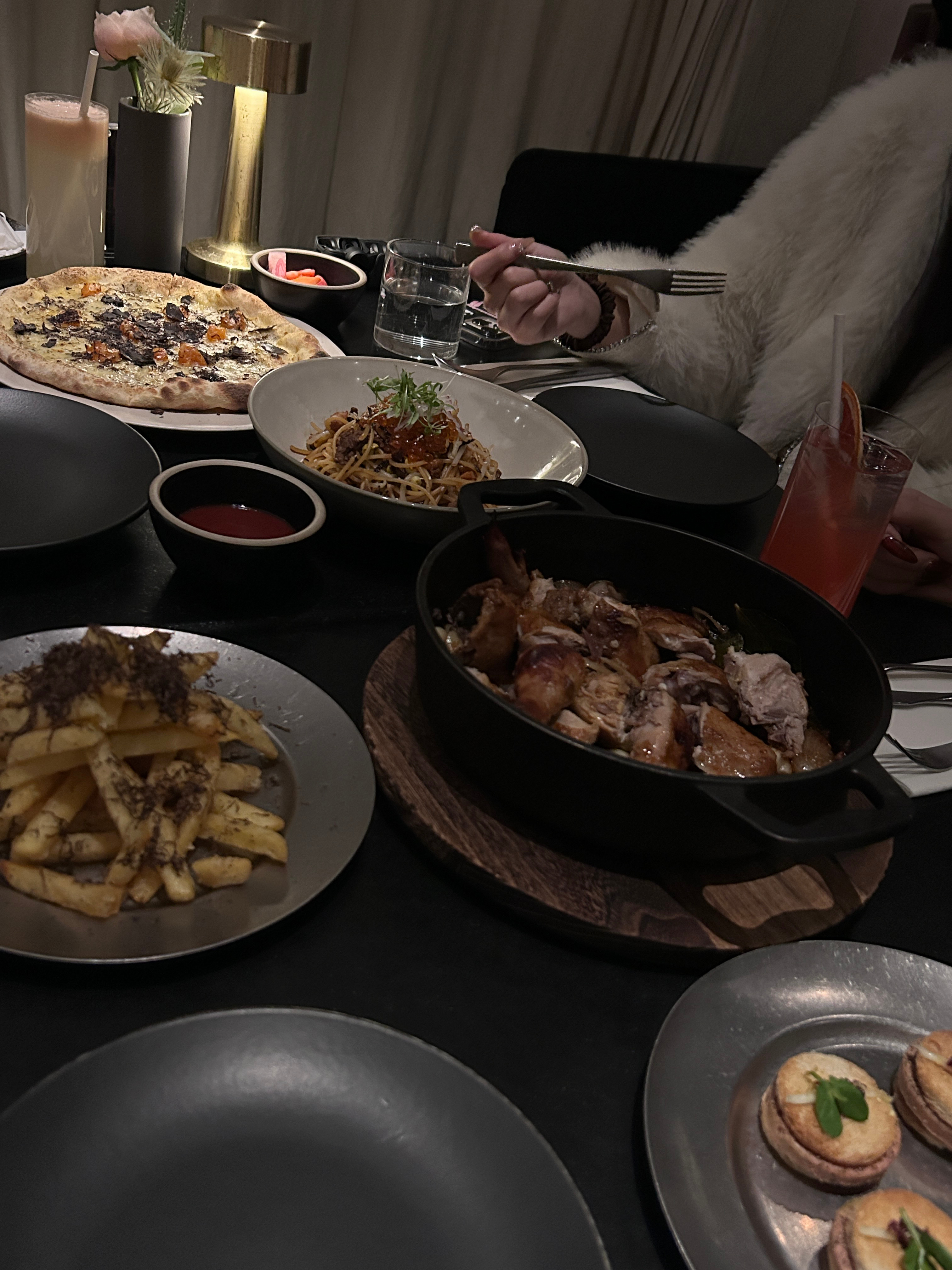 1.今天我们之所以欢聚在这里…🎂新的一岁充满干劲吧 tutu酱2.淡淡的圣诞鸡