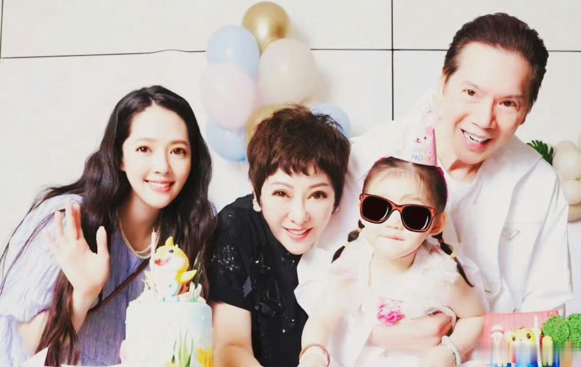 向太谈郭碧婷缺点  向太吐槽郭碧婷心软舍不得开掉老保姆，不计较薪资看重陪伴情谊，