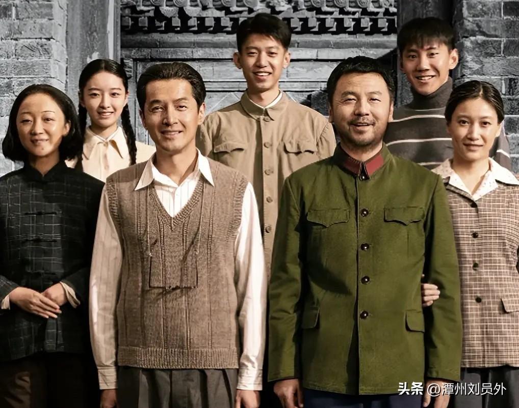 周末下午特意去影城看了《抓特务》，两百多人的放映大厅，到场观众也就三十来个人，偏