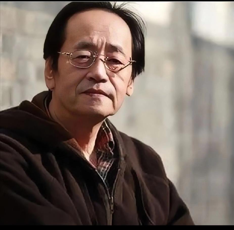 怎么判断一个人是健康的？
中医鬼才倪海厦说：头凉脚热，上半身凉，下半身热，这是正