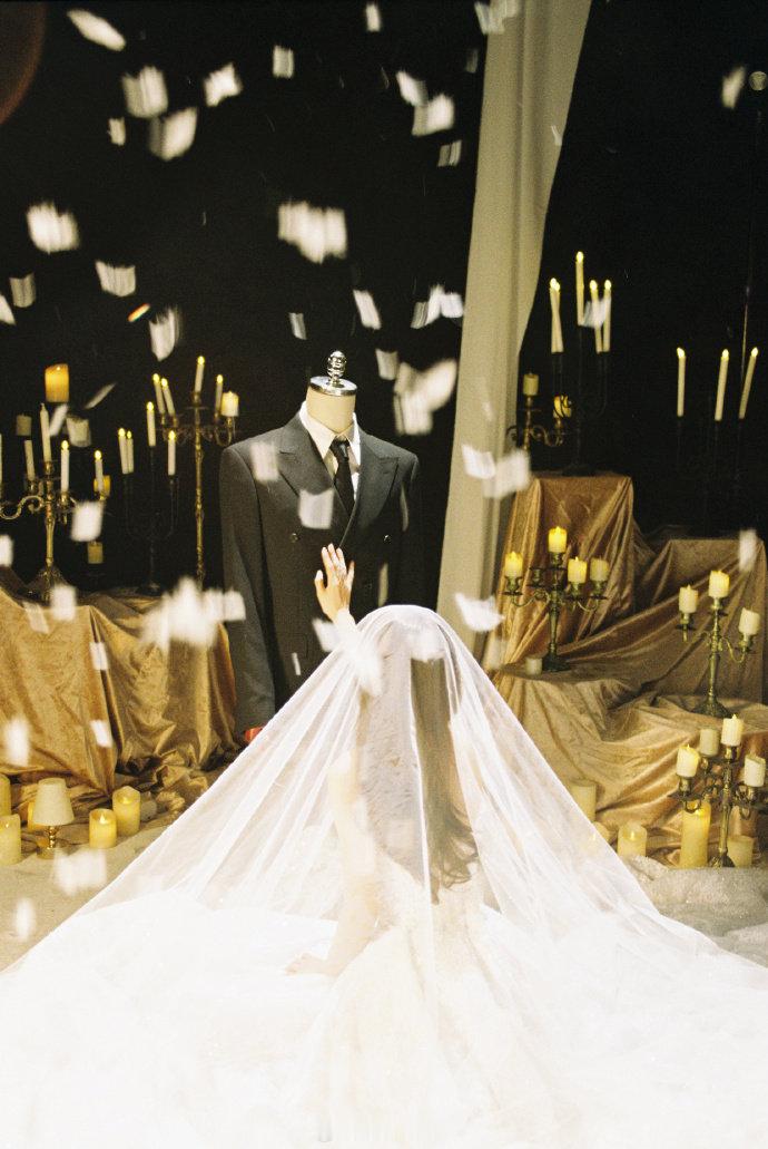 徐若晗温夏婚纱照徐若晗明川有知夏婚纱照 徐若晗明川有知夏婚纱照，好美丽，期待新角