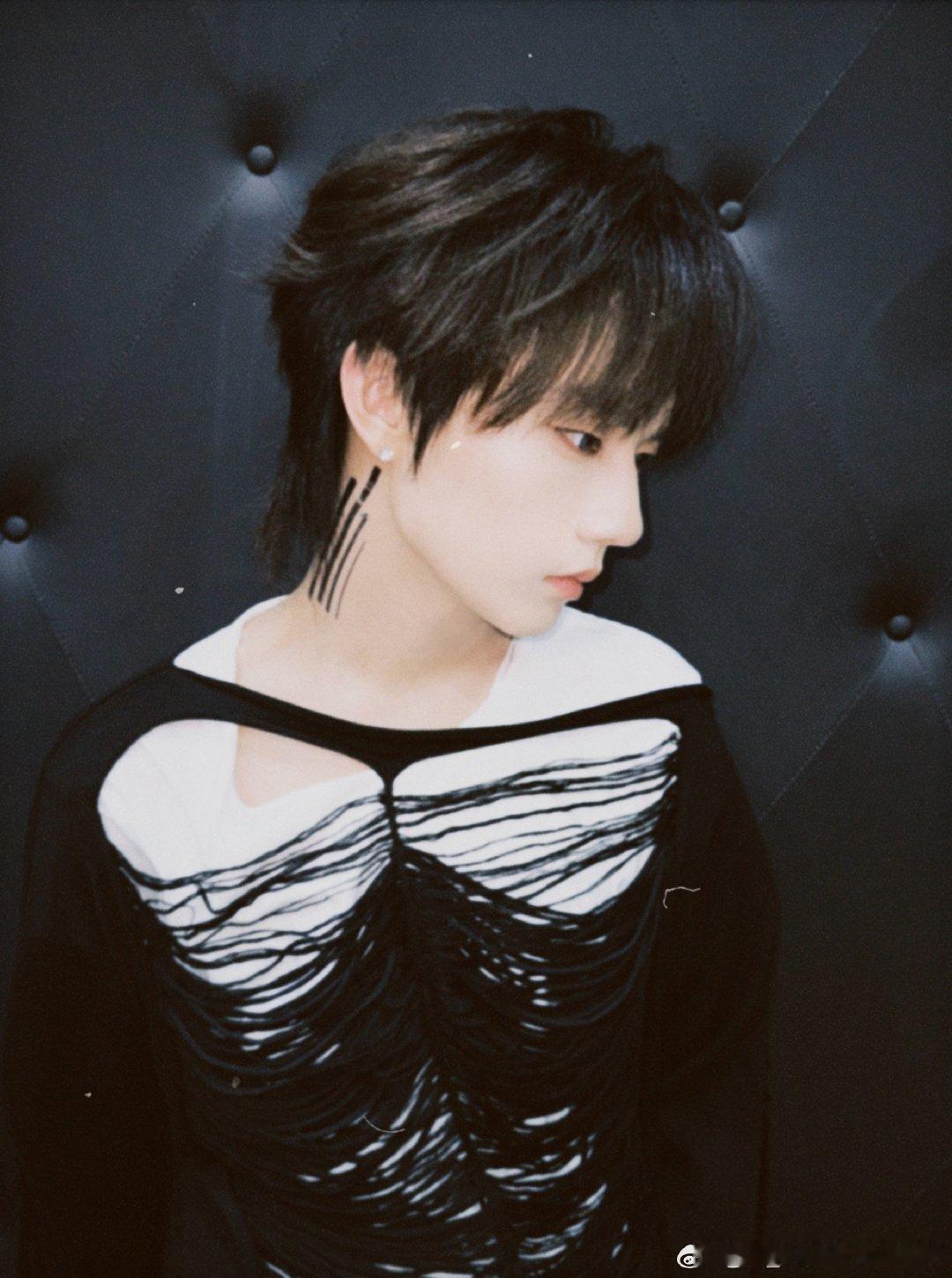 张子墨 馍馍的耳洞是不是太靠下了点好事多墨为张子墨守护星愿张子墨18岁生日快乐