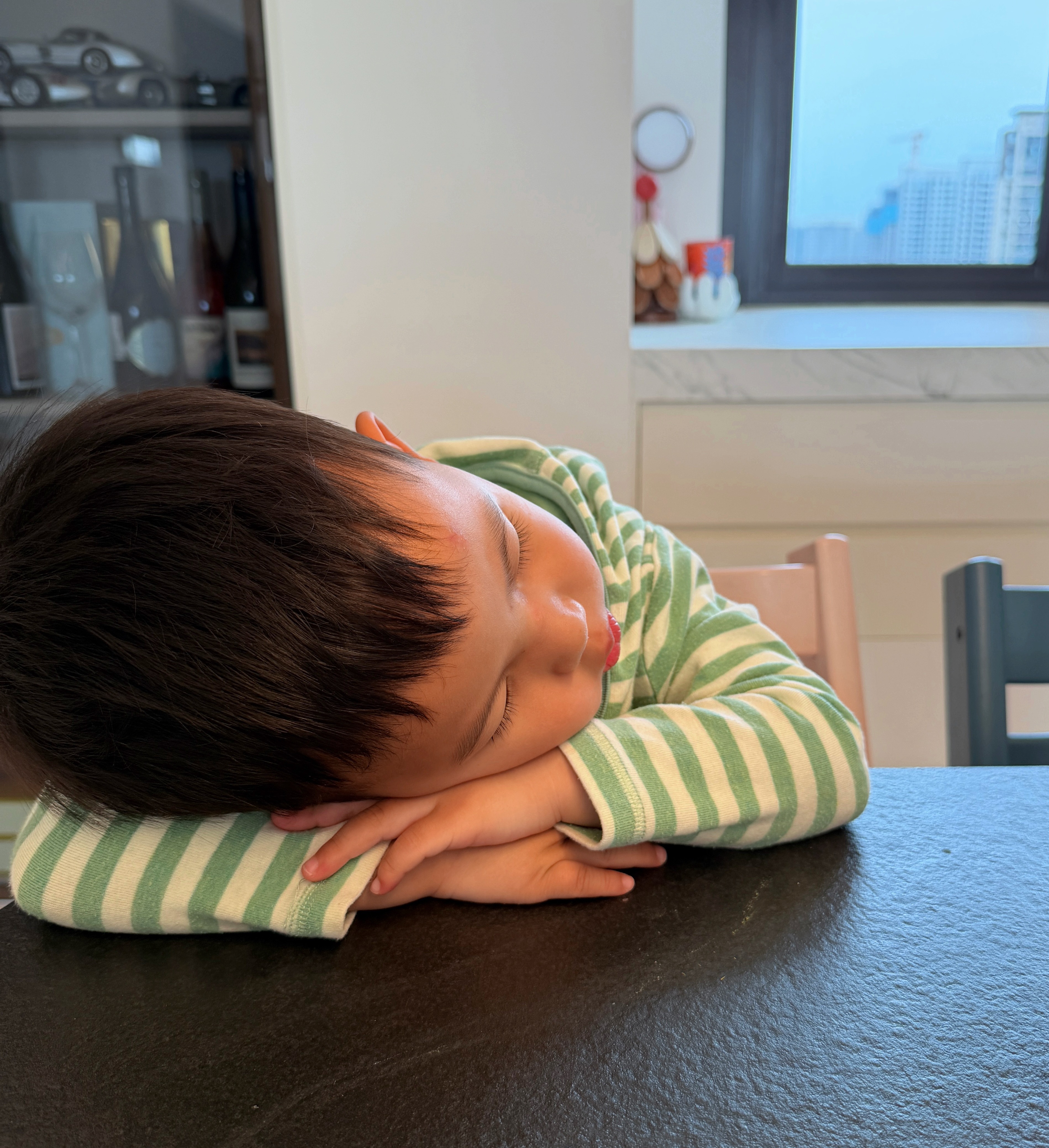 琛又发烧了，又是去医院的一天。最近天气很反复。 