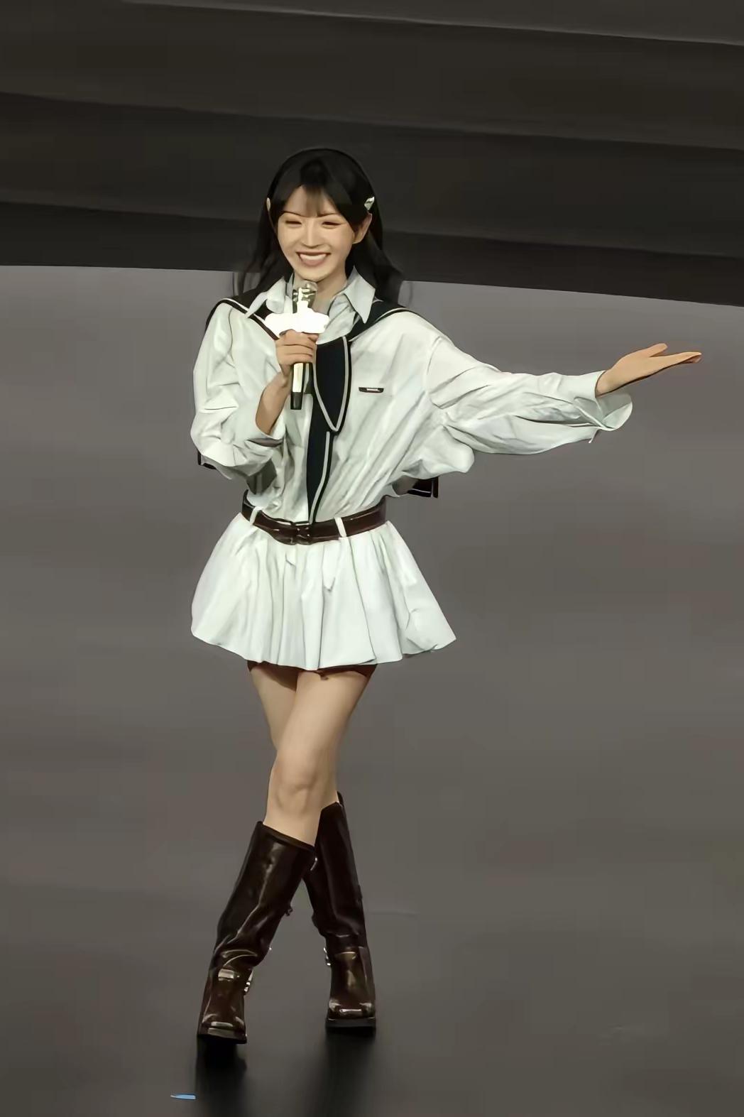 这个产品经理看着不咋专业……