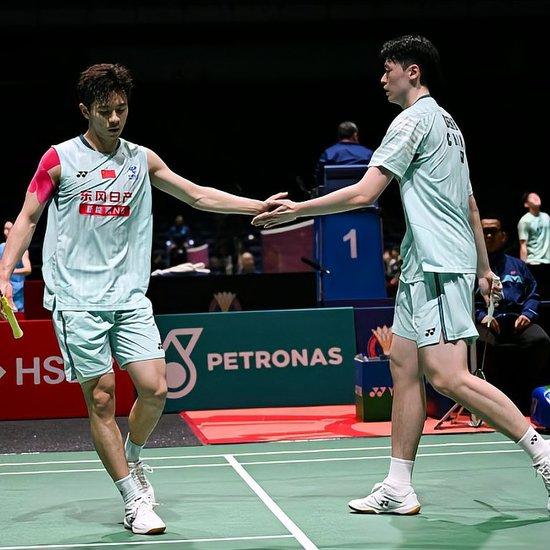 第一局看得我都没信心了，太被动啦，好在第二后半段挺住啦，从9-11落后开始追分并