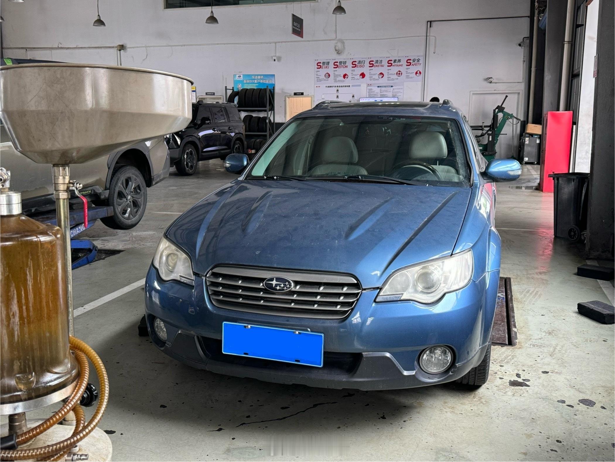 偶遇2006傲虎昨天去斯巴鲁4S看Levorg、新BRZ保养，偶遇，难得一见了。