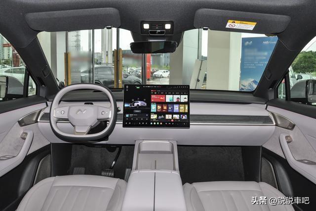 今天来聊聊买新车怎么买比较划算，比如20万的车，怎么买更划算、不会被坑。
全款还