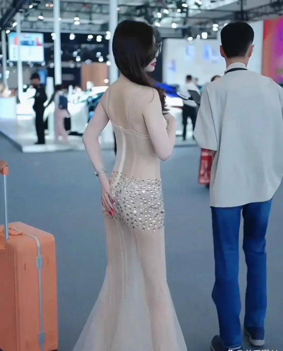 车模的工资是什么标准啊？ 