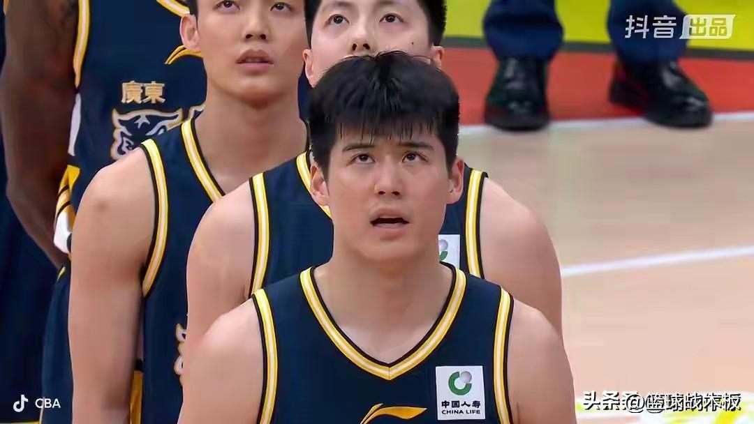 如果张不是杜锋，他算什么？徐杰陈家政三分球不准，正负值算个屁，上海北京输球，张皓