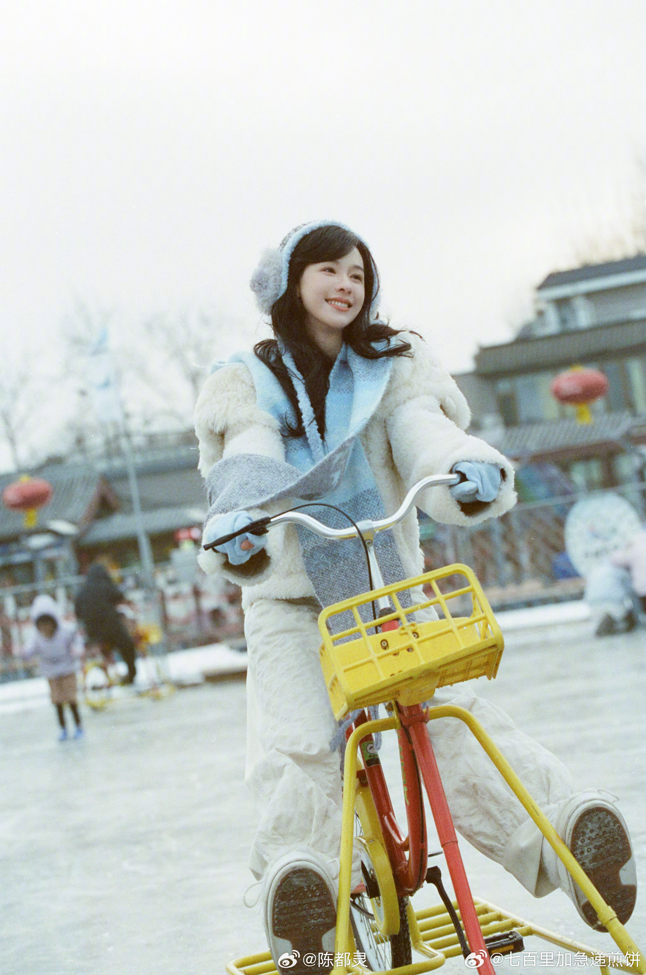 陈都灵元宵节营业，有一种当年小耳朵的感觉 