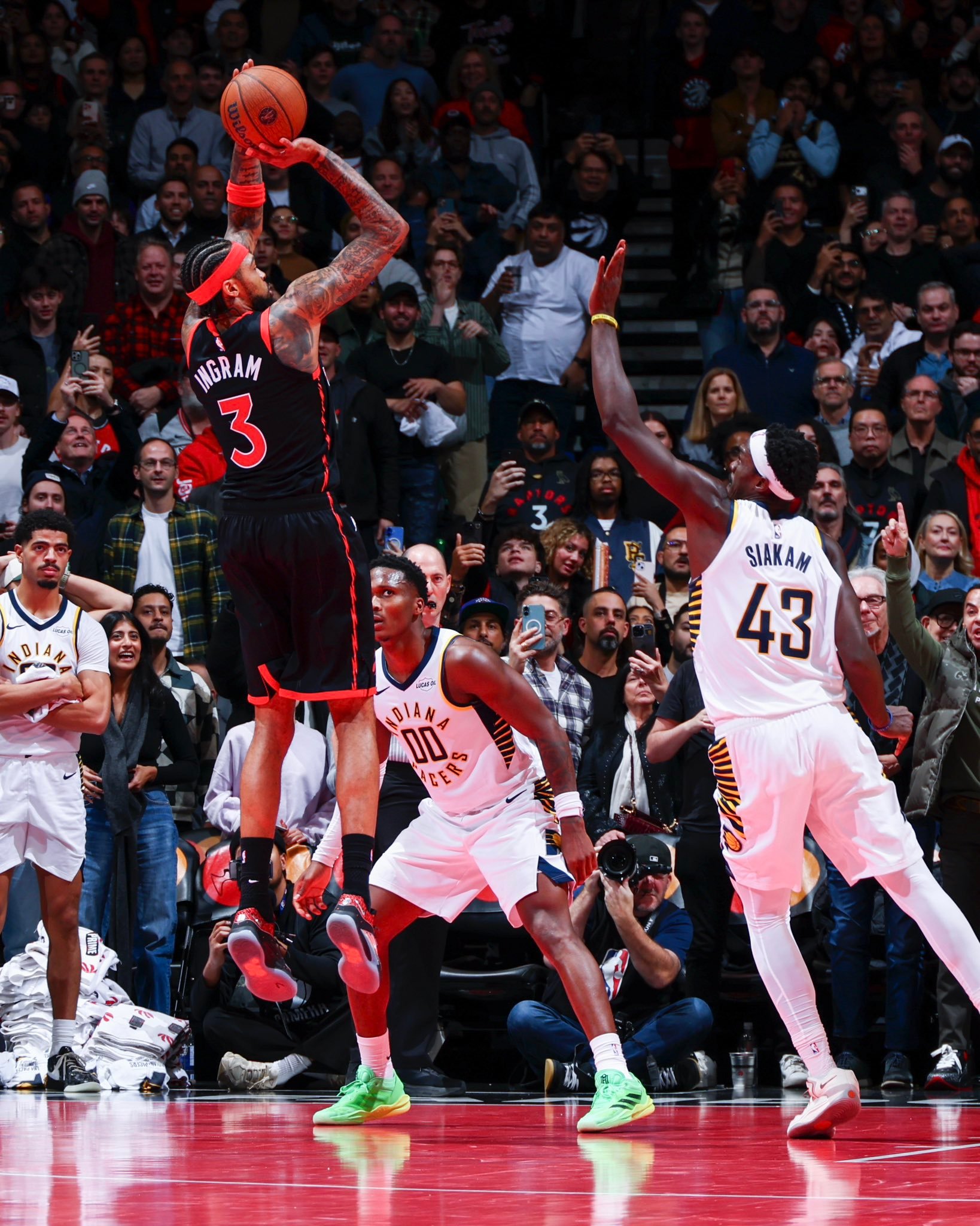 英格拉姆是猛龙队史第二位最快达到400+得分的球员，速度仅次于伦纳德。祖上太乏系